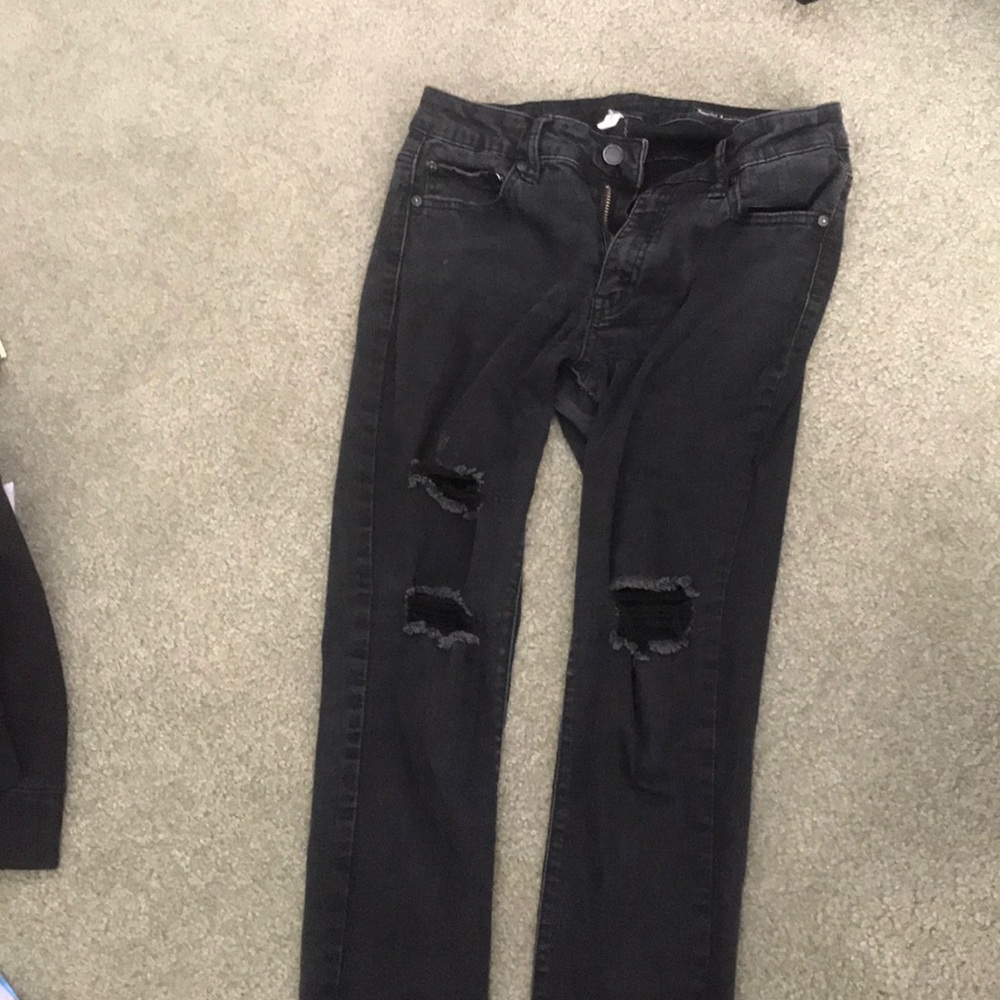 Black ripped skinny jeans